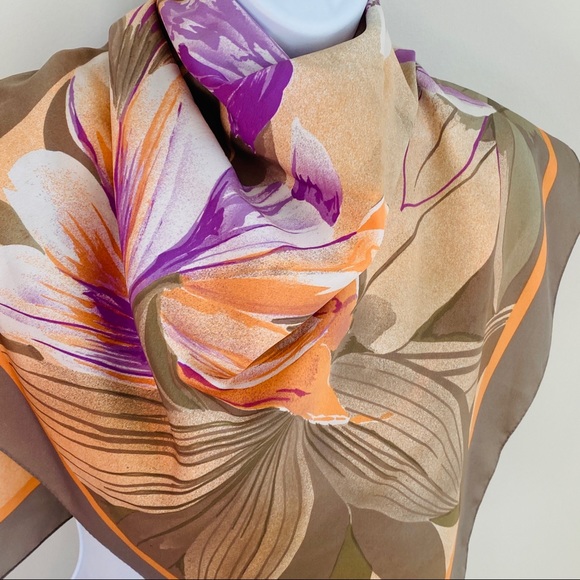 Large Square Flower Print Versatile Wear Vintage Scarf - Picture 4 of 9